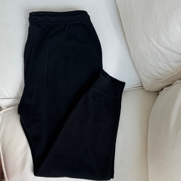 Nike Bundle - Ladies Black Sweatpants and Grey Mid-Calf Leggings Size L and XL - Picture 3 of 13